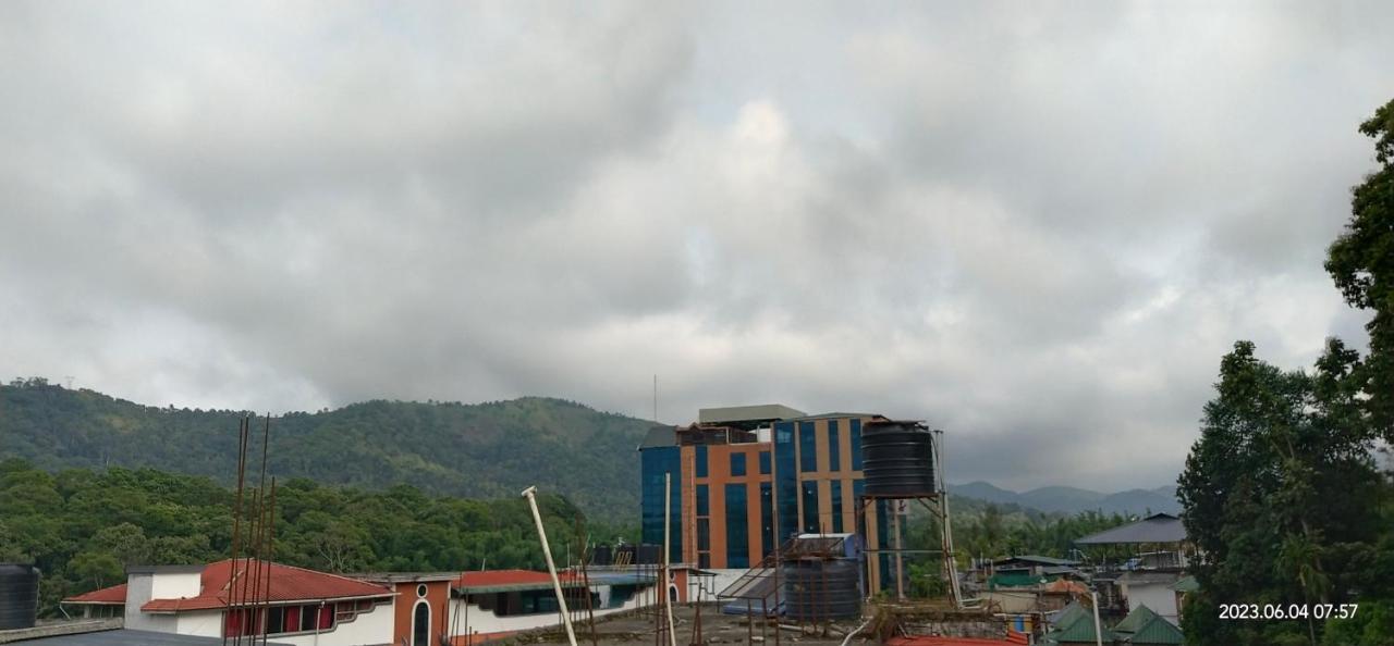 Floral Homestay Thekkady Exterior photo