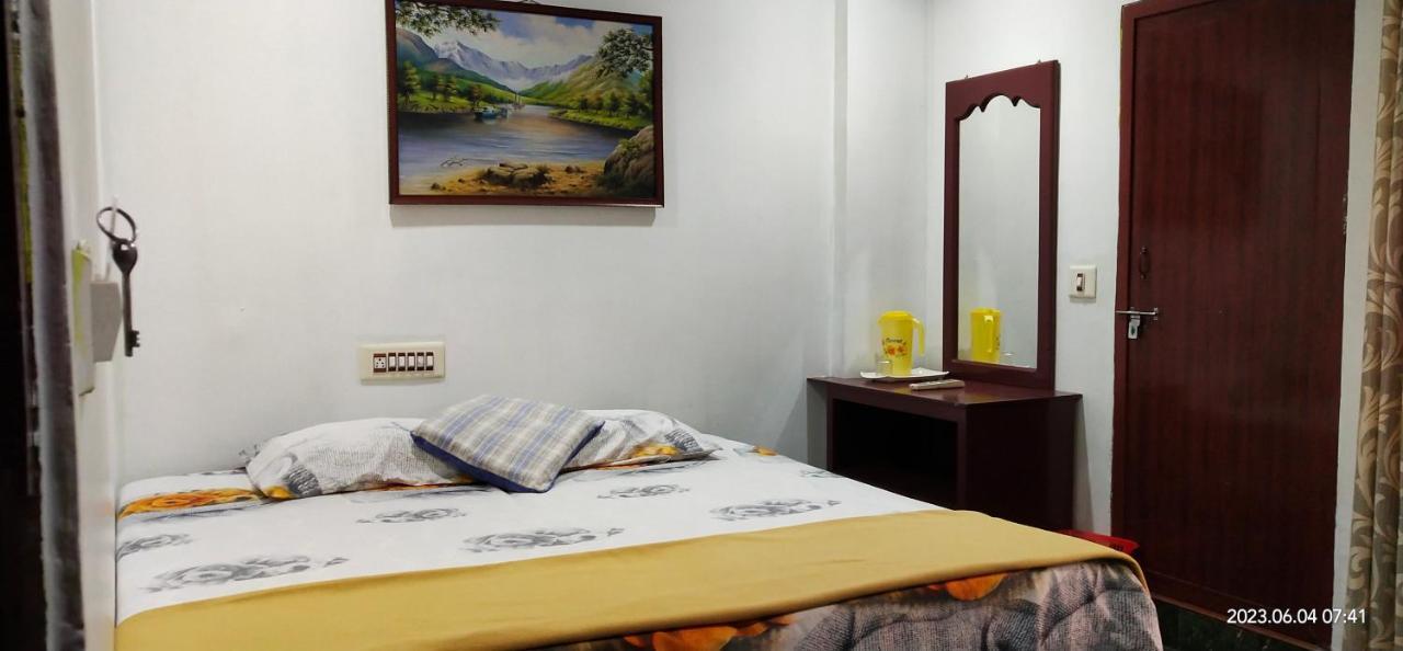 Floral Homestay Thekkady Exterior photo