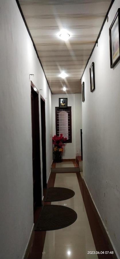 Floral Homestay Thekkady Exterior photo