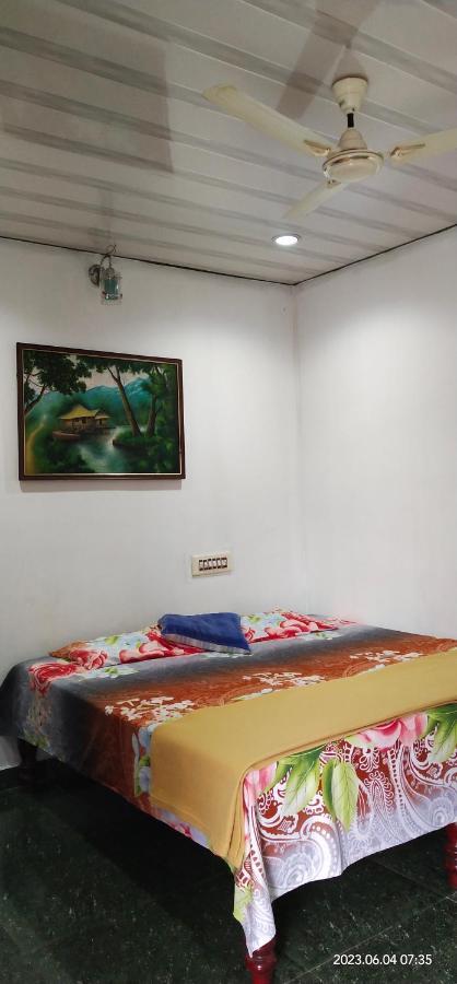 Floral Homestay Thekkady Exterior photo