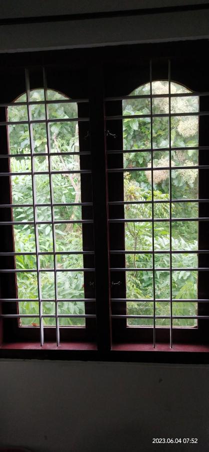 Floral Homestay Thekkady Exterior photo